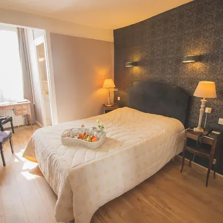 Hotel De La Banniere De France