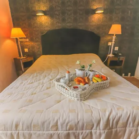 Hotel De La Banniere De France