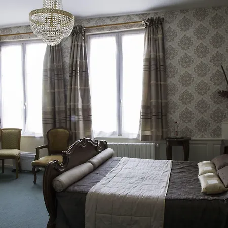 Hotel De La Banniere De France 3*