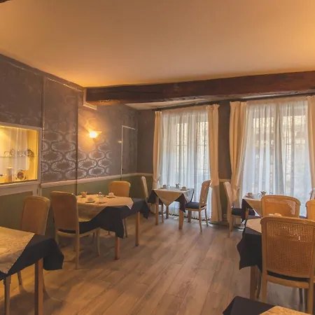 Hotel De La Banniere De France