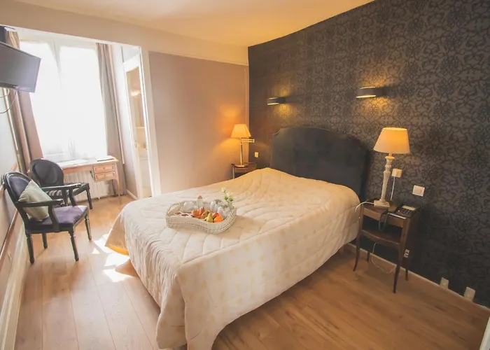 Hotel De La Banniere De France