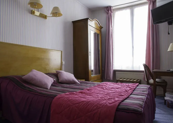 Hotel De La Banniere De France 3*