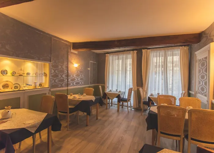 Hotel De La Banniere De France