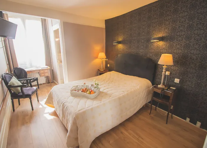 Hotel De La Banniere De France 3*